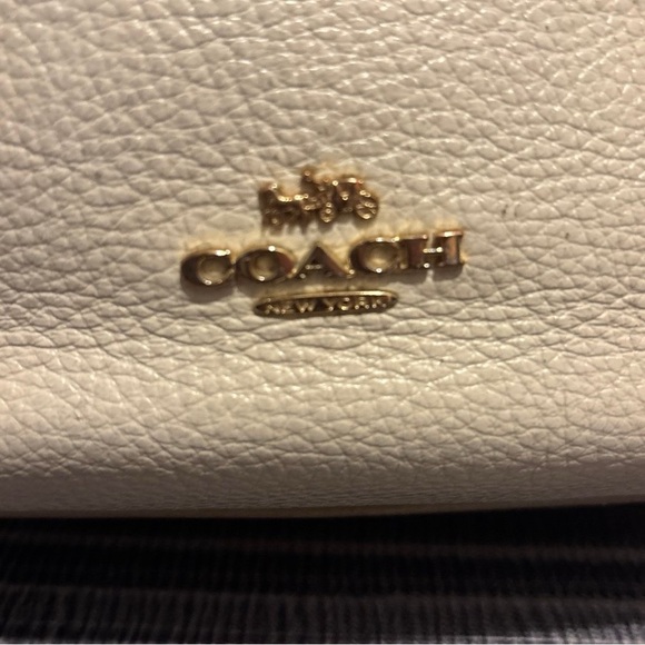 Coach Cream Leather Shoulder Bag - Picture 4 of 9